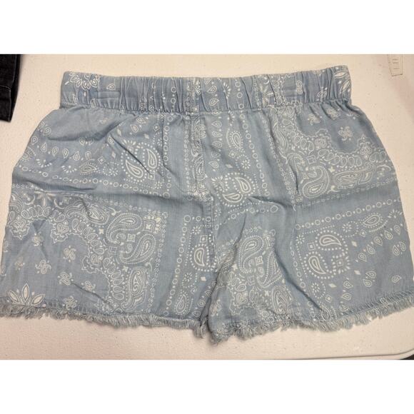 Tahari Women’s Fray Hem Drawstring Shorts Size Small Light Blue Ivory Bandana - Picture 5 of 10